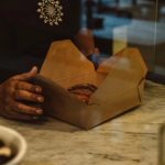 Foremki, serwetki, opakowania – jak papier wspiera branżę gastronomiczną